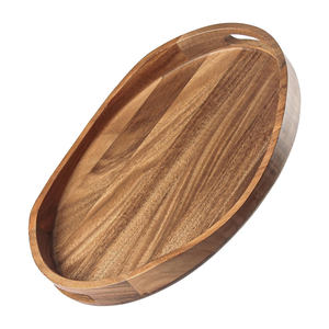 Plateau de service de forme ovale en bois d'acacia massif fini en bois naturel d'excellente qualité avec poignées en métal pour le service et la décoration - Product Image 4