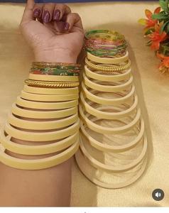 กำไลข้อมือเรซิ่นประดับหินหรูหรา ลายดอกไม้สีทอง ประดับคริสตัล ชุดกำไลขายส่ง งานฝีมือสำหรับงานปาร์ตี้ เครื่องประดับสำหรับผู้หญิง - Product Image 4