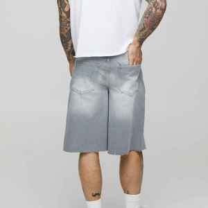 กางเกงยีนส์ขาสั้นทรงตรงคุณภาพสูง ระบายอากาศได้ดี สำหรับผู้ชายไซส์ใหญ่  ผลิตในปากีสถาน พร้อมปักโลโก้ตามสั่ง - Product Image 2