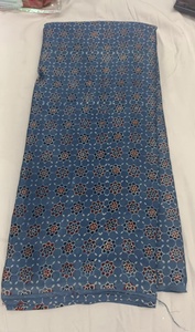 Tissu en modal pur doux à imprimé Ajrakh géométrique traditionnel, authentique imprimé naturel Ajrakh, tissu en soie modal pur - Product Image 3