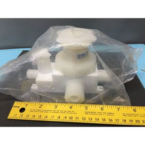 Válvula de Muestreo Manual de PTFE Parker MV-8-66128-01 - Equipo y Piezas de Semiconductores de Confianza con Legado Global - Product Image 2