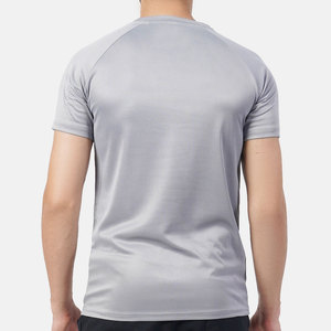 เสื้อยืดโพลีเอสเตอร์แบบกำหนดเองสำหรับผู้ชาย เสื้อกีฬาสำหรับการฝึกซ้อมในยิมระดับมืออาชีพ อุปกรณ์กีฬาประสิทธิภาพสูง ผลิตแบบ OEM ขั้นสูง - Product Image 2