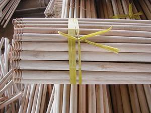 Bâton de balai en bois de pin, vente en gros, en vrac, manche pour la poignée, depuis le Vietnam, 1 pièce - Product Image 6