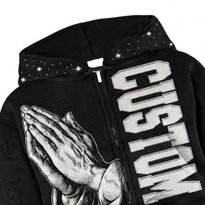 Sudadera con Capucha Negra Personalizada con Gráficos de Diamantes de Imitación y Estampado de Manos en Oración, Diseño Elegante de Ropa Urbana para Unisex - Product Image 5