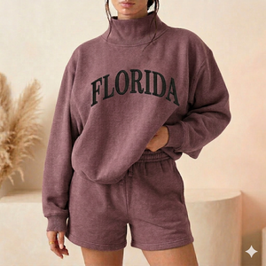 Conjunto de Top de Cuello Alto y Pantalones Cortos para Mujer, Estilo Cómodo y Cálido para Uso Diario, Ropa Moderna - Product Image 1