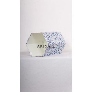 ถังขยะทรงหกเหลี่ยมรักษ์โลก ทำด้วยมือจากผ้าฝ้าย 100% ดีไซน์ใหม่ไม่ซ้ำใคร พับเก็บได้ จัดการขยะได้อย่างเป็นระเบียบ พิมพ์ลายดิจิทัล โลโก้สั่งทำได้ - Product Image 4