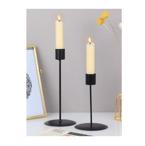 Portavelas de metal único diseñado para decoraciones llamativas de mesa y efectos de iluminación ambiental - Product Image 5