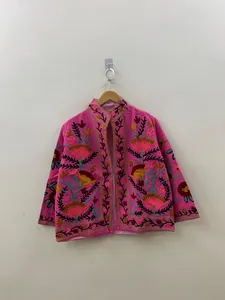 Abrigo de Invierno de Algodón Tejido con Terciopelo Bordado Suzani, Chaqueta Bohemia Hecha a Mano, Prenda Exterior Étnica con Diseño Floral, Regalo Único para Festivales - Product Image 1