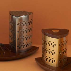 Juego de quemador de incienso Bakhoor de latón estilo árabe con bandeja de madera - Product Image 2