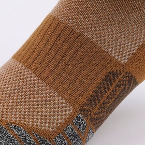 Chaussettes courtes pour hommes, couleur unie, tricotées, respirantes, en coton, polyester et élasthanne, pour l'automne, usage quotidien, style classique - Product Image 6