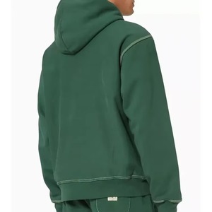 Sweat à capuche d'hiver noir personnalisé, coupe ajustée, avec broderie contrastante - Product Image 5