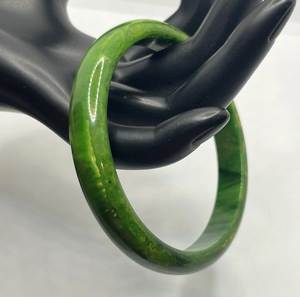 Bracelet coloré en résine, bracelet tendance en résine acrylique, bijoux fantaisie en résine époxy, bracelet fait main - Product Image 6