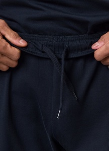 Shorts de sport décontractés personnalisables pour hommes, 100 % polyester molletonné, entrejambe de 5 pouces, couleur unie, anti-plis, service OEM - Product Image 5