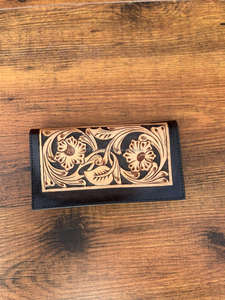 Nuevas carteras plegables de cuero hechas a mano reales, carteras diseñadas para mujeres, carteras elegantes únicas de cuero con herramientas de Venta caliente - Product Image 2