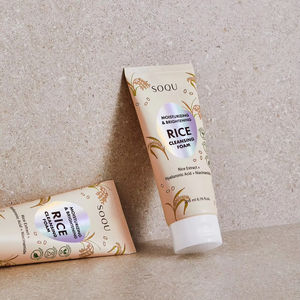Nettoyant moussant au riz hydratant et éclaircissant SOQU_K beauty - Product Image 2