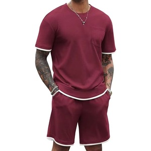 Conjunto de Camiseta de Manga Corta Color Granate Sólido para Hombre con Bolsillo y Pantalones Cortos Bermuda a Juego, 100% Algodón, Cintura Elástica, Transpirable, Tejido de Punto, Casual - Product Image 1