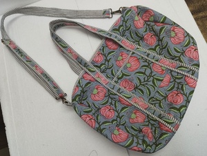 Bolso Tote Acolchado de Algodón Kantha con Estampado de Leopardo, Bolso de Compras Reversible Ecológico con Bolsillo con Cremallera - Product Image 3