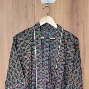 ชุดกิโมโนผ้าฝ้ายพิมพ์ลายดอกบัวสีเขียวมะกอก - Product Image 1