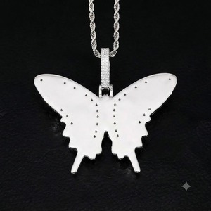 Pendentif Papillon Plaqué Or Rose 18 carats et Argent avec Incrustation de Zircon Micro-Serti, Breloque Thème Unisexe, Bijou Tendance, Cadeau - Product Image 3