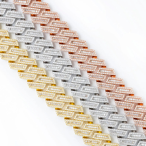 สร้อยคอฮิปฮอปแบบ Cuban Link เงินแท้ 925 ชุบทองคำชมพู ประดับเพชรเพาะเลี้ยงในห้องปฏิบัติการ รับรองโดย IGI รูปทรงบาแกตต์ ดีไซน์หรูหรา - Product Image 5