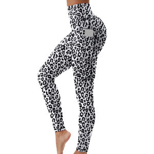Leggings de yoga à taille haute, longueur intégrale, imprimé léopard, avec poches, extensibles dans quatre sens, en spandex et polyester - Product Image 1
