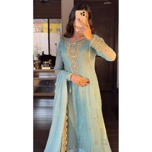 Conjunto de mujer de diseño superior inferior y Dupatta con trabajo de secuencia de bordado pesado - Product Image 3