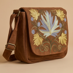 Bolso bandolera con bordado Crewel de Cachemira – Diseño floral de loto azul y crisantemo amarillo en gamuza color canela - Product Image 6