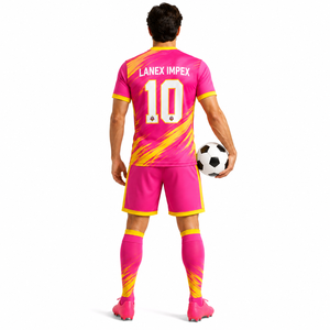 Ensemble d'uniformes de football personnalisés pour hommes adultes, maillot de football respirant haute performance, short assorti, 100% polyester - Product Image 4