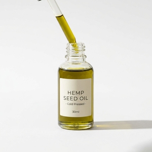Organic Hemp Oil 10MT Minimum Order for Cosmetic Formulations Hemp Seed Oil Bulk Supply Skincare Grade - Product Image 5
