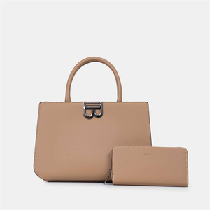 Bolso Clásico de Cuero Genuino para Mujer con Asa Superior y Cierre de Broche, Color Borgoña, Dos Asas, Diseño Elegante para Uso Diario - Product Image 4