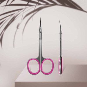 Tijeras para cutículas de acero inoxidable, extra afiladas, con punta curva y anillos suaves para los dedos. - Product Image 2