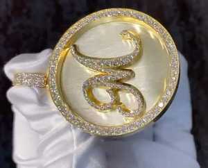 Colgante de Plata de Ley con Letra Inicial 'M' Personalizada, Estilo Hip Hop de Lujo, con Incrustaciones de Moissanita y Baño de Oro - Product Image 2