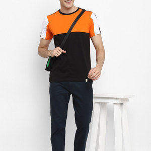 Camiseta Casual Premium para Hombre |   Patrón Lateral Étnico Único |   Corte Regular de Aspecto Elegante |   Camisetas al Por Mayor a Precio de Mayoreo - Product Image 3