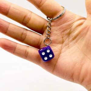 งานฝีมือเรซิ่นขายส่ง พวงกุญแจลูกเต๋าหลากสี ลูกเต๋า D6 แบบใส - Product Image 4