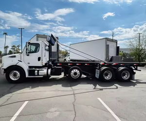 รถบรรทุก Freightliner S M2 112 Tri Axle Roll Off 8*4 เกียร์อัตโนมัติ น้ำมันดีเซล มือสอง ขายดี - Product Image 2