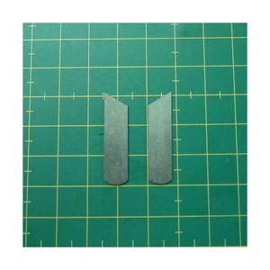 29-924992-56/100 PIÈCES DE MACHINE DOMESTIC OVERLOCK DE COUTEAU INFÉRIEUR - Product Image 1