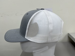 Casquette Trucker à 6 Panneaux Gris et Blanc en Maille, Logo et Couleur Personnalisables, pour Adultes, Vêtements de Sport Décontractés d'Extérieur, Fabriquée en Usine au Vietnam - Product Image 2