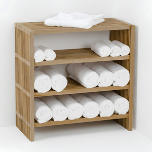 Estante de toallas de baño de madera independiente con laterales de listones verticales y almacenamiento abierto para proyectos de hostelería, importación y suministro. - Product Image 2