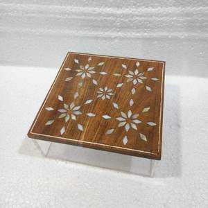 Boîte à chocolat carrée en acrylique de luxe avec incrustation de nacre, durable, multifonctionnelle, pour cadeaux du Ramadan et de l'Aïd, style minimaliste - Product Image 5