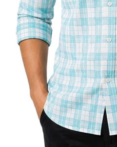 Camisa casual a cuadros azul cielo y blanco para hombre, corte ajustado, manga larga, con botones, de algodón ligero, estilo veraniego. - Product Image 3