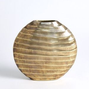 Elegant Contemporary Floral Display Holder Crafted From Premium Metal For Stylish Interior Decoration And Gifting - Product Image 2
