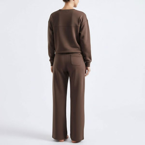 ชุดเสื้อสเวตเชิ้ตคอกลมทรงหลวมสำหรับผู้หญิงและกางเกงสเวตแพนท์ขายาว ชุดลำลองใส่สบาย ขายส่ง รับผลิตเสื้อผ้าตามสั่ง - Product Image 2