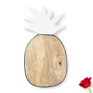 Planche à découper en bois en forme d'ananas, faite à la main, personnalisée, avec poignée en feuille blanche et bord bleu, en bois naturel écologique - Product Image 1