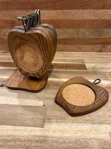 Sous-verres en bois en forme de pomme avec insert en liège, tapis résistants à la chaleur pour la décoration de table, design rétro, forme irrégulière, lot de 6 - Product Image 2