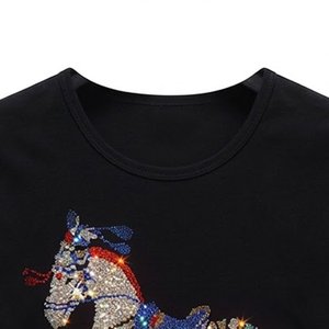 เสื้อยืดโอเวอร์ไซส์ทรงหลวมสำหรับผู้ชาย ผ้าหนา 240 GSM คุณภาพสูง ดีไซน์หรูหรา สตรีทแวร์ ตกแต่งด้วยคริสตัลสั่งทำพิเศษ พร้อมโลโก้แบรนด์ - Product Image 5
