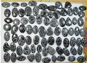 Cabujón de obsidiana negra natural en forma de copo de nieve, gema curativa para la fabricación de joyas, piedras preciosas de origen ético, mayorista de Jaipur. - Product Image 2