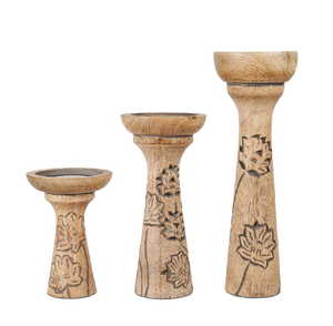 Décoration pour centre de table, ensemble de 3 bougies pilier style farmhouse, porte-bougie en forme de lotus, porte-bougie en forme de vigne, par MULTI CRAFT - Product Image 1