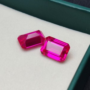 พลอยสังเคราะห์สีชมพูแดงทรงเอเมอรัลด์คัท สำหรับทำเครื่องประดับชั้นดี - Product Image 3