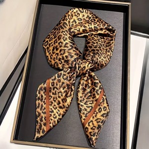 ผ้าพันคอไหมมัลเบอร์รี่ซาตินหรูหรา ลายดอกไม้ขนาดใหญ่ ผ้าคลุมศีรษะ - Product Image 6