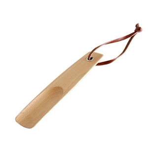 Chausse-pied en bois massif fait main, lisse et plat, avec boucle de suspension en cuir, aide au portage des chaussures - Product Image 2